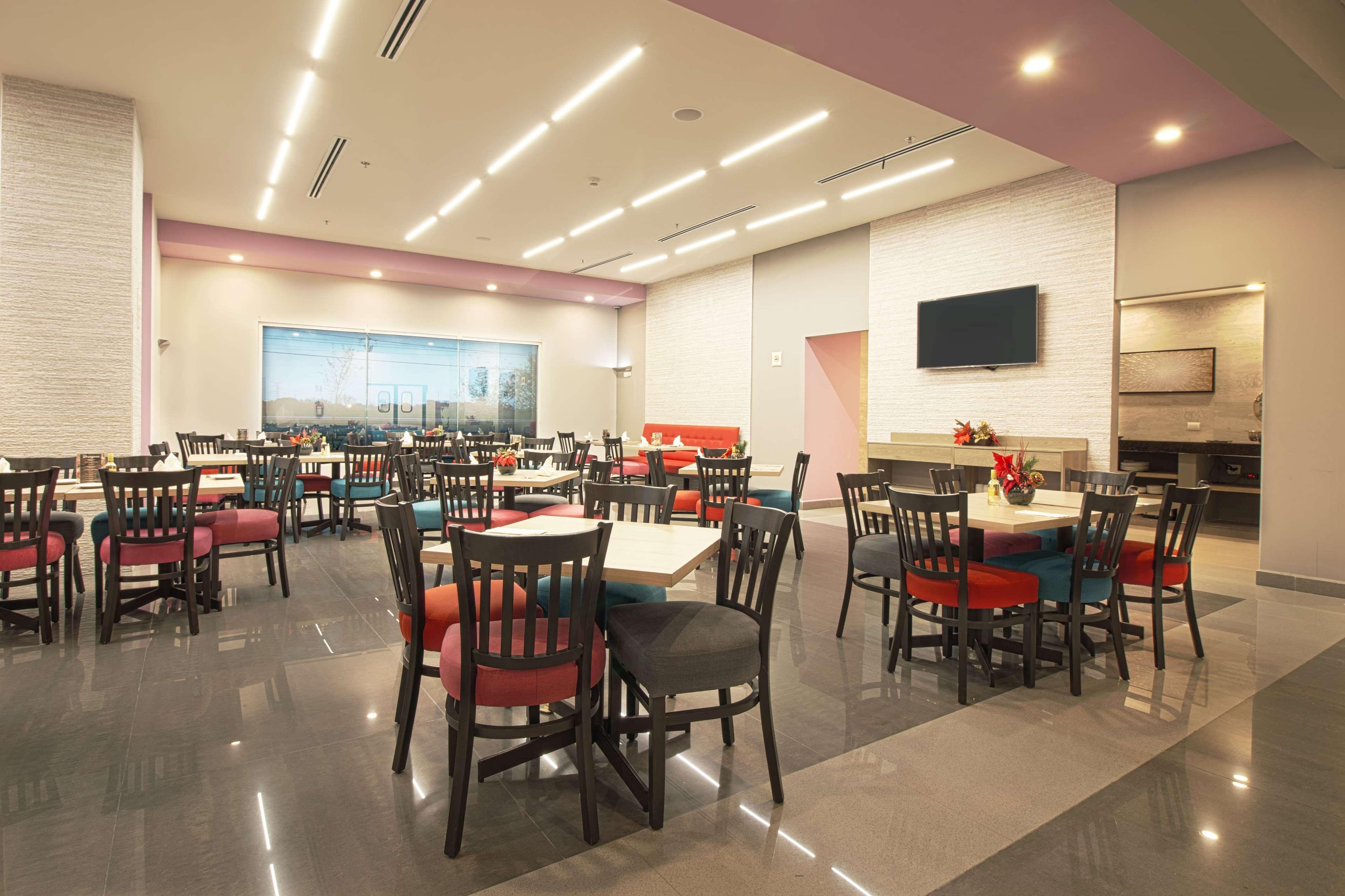 Chn Hotel Monterrey Aeropuerto, Trademark By Wyndham Apodaca Eksteriør billede