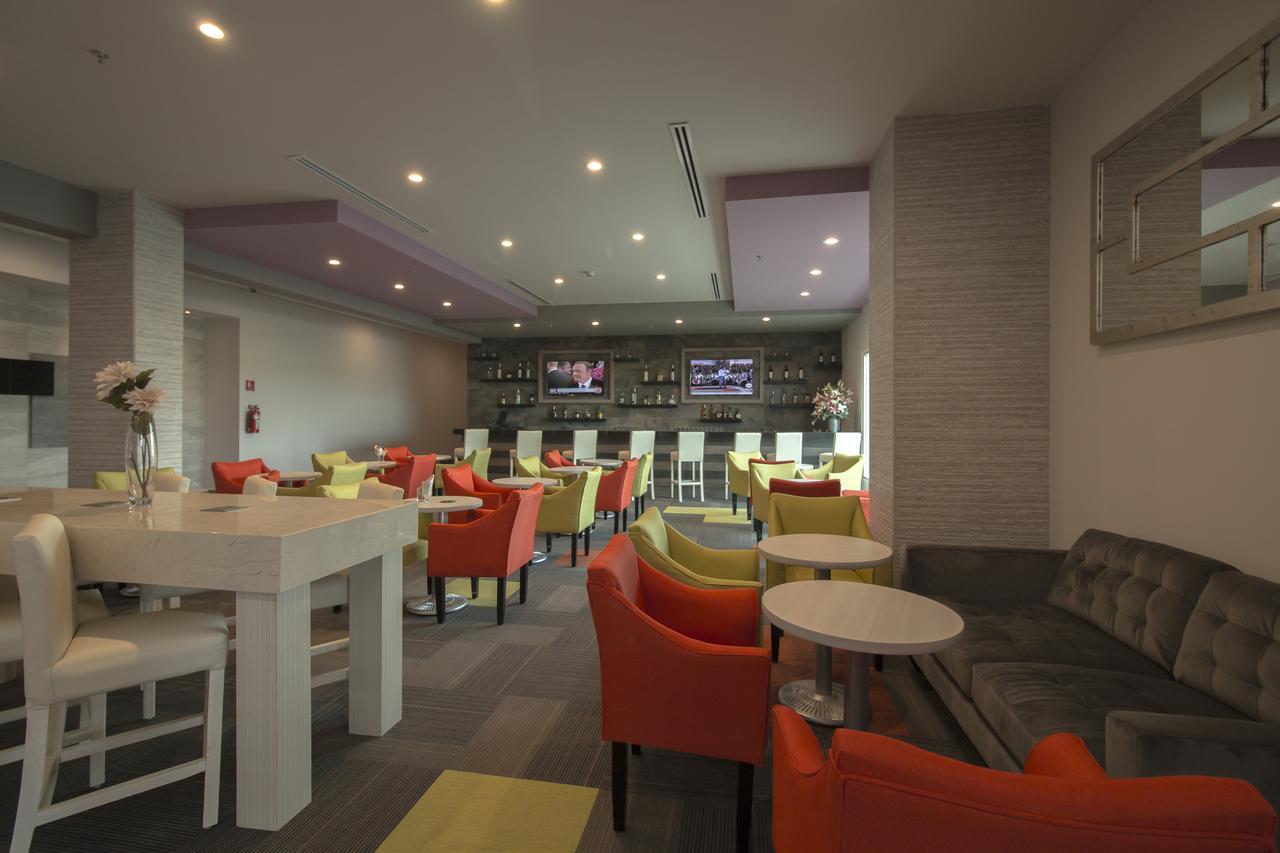 Chn Hotel Monterrey Aeropuerto, Trademark By Wyndham Apodaca Eksteriør billede