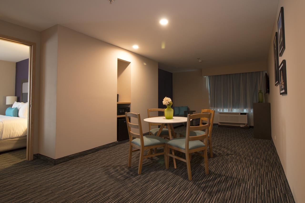 Chn Hotel Monterrey Aeropuerto, Trademark By Wyndham Apodaca Eksteriør billede